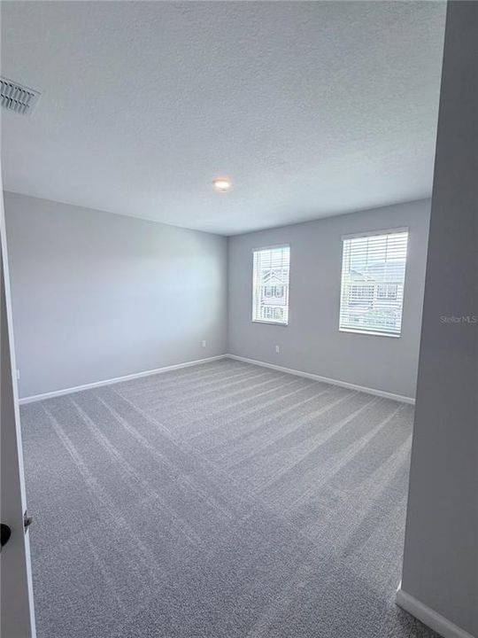 For Rent: $2,600 (4 beds, 2 baths, 1833 Square Feet)