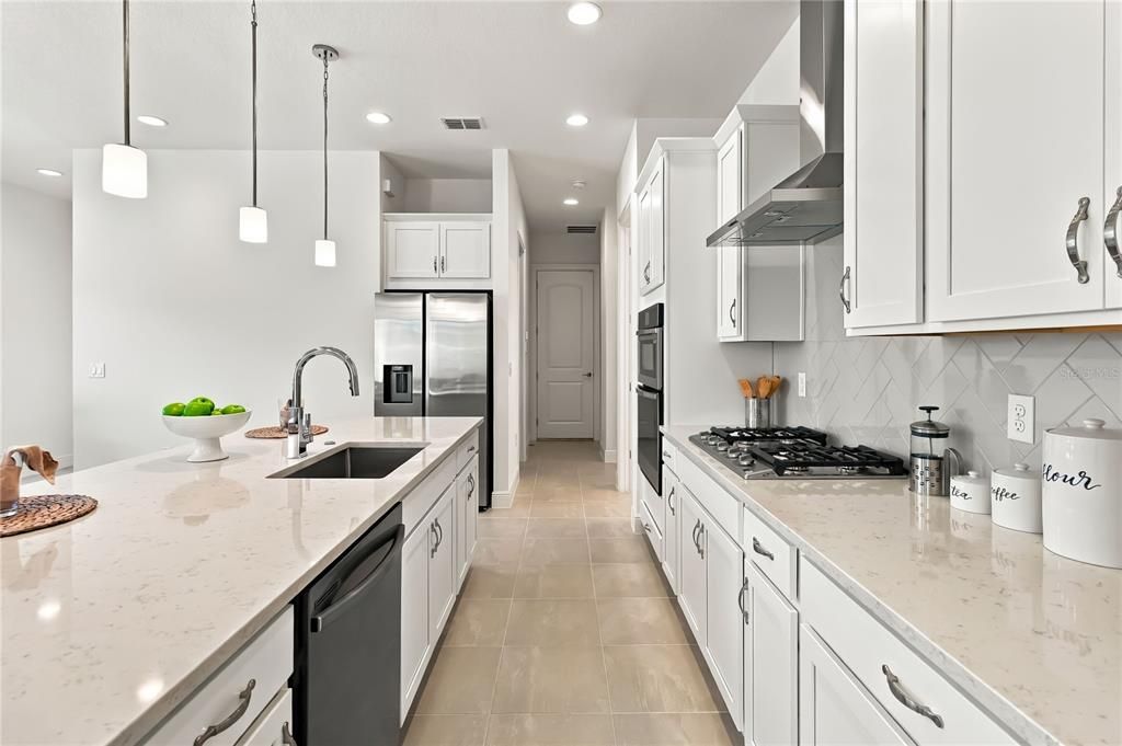 На продажу: $399,000 (2 спален, 2 ванн, 1422 Квадратных фут)
