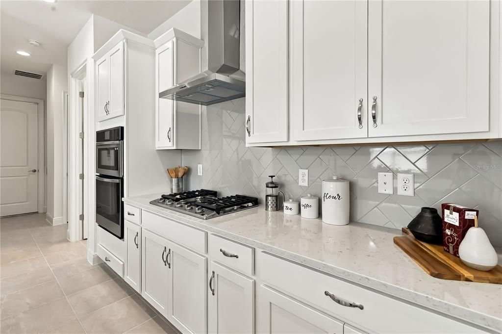 На продажу: $399,000 (2 спален, 2 ванн, 1422 Квадратных фут)