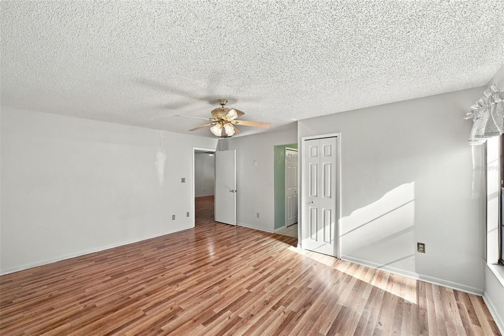 En Venta: $320,000 (3 camas, 2 baños, 1721 Pies cuadrados)