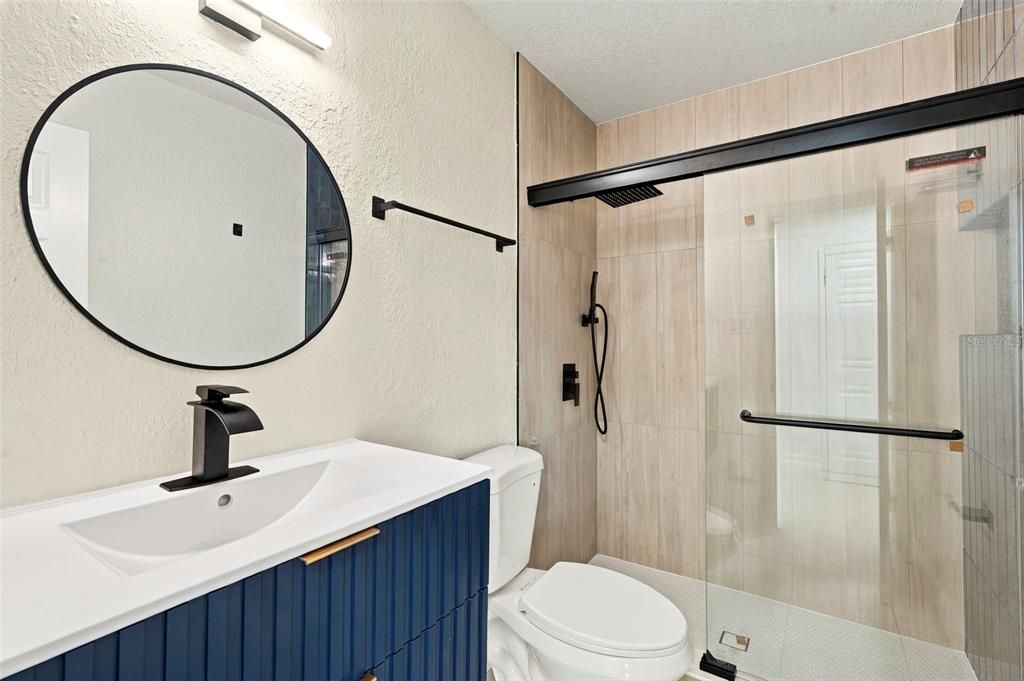 For Sale: $359,000 (3 beds, 1 baths, 1089 Square Feet)