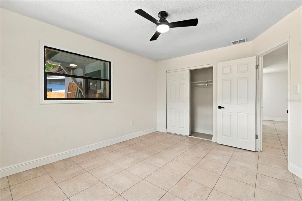 For Sale: $359,000 (3 beds, 1 baths, 1089 Square Feet)