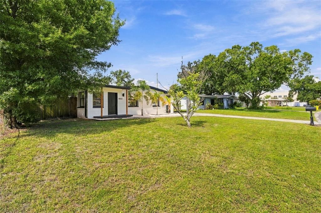 For Sale: $359,000 (3 beds, 1 baths, 1089 Square Feet)