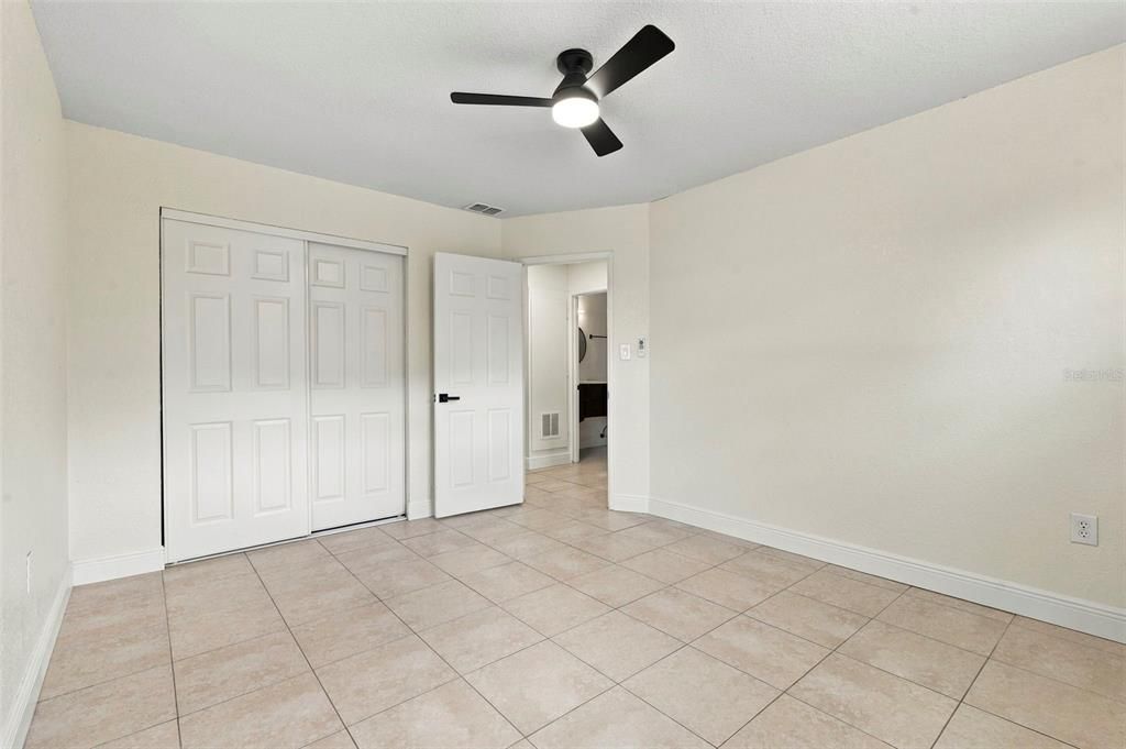 For Sale: $359,000 (3 beds, 1 baths, 1089 Square Feet)