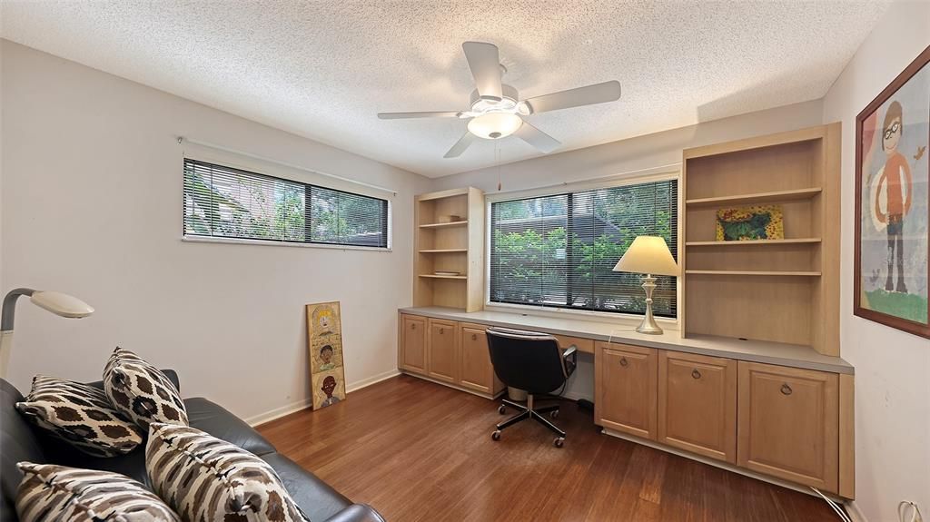 For Sale: $340,000 (2 beds, 2 baths, 1112 Square Feet)