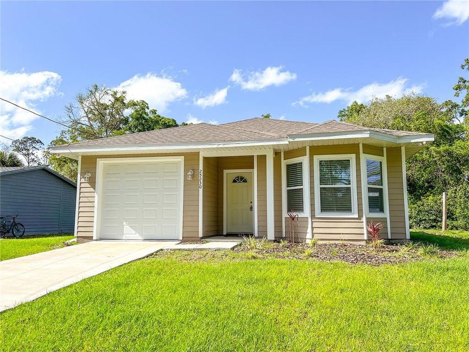 For Rent: $2,100 (3 beds, 2 baths, 1343 Square Feet)