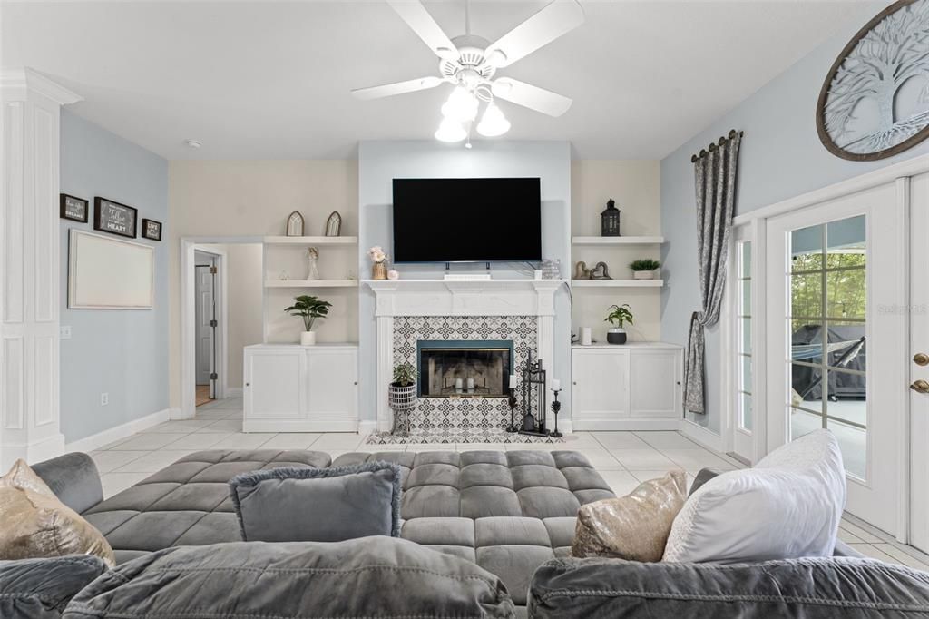 For Sale: $698,000 (4 beds, 2 baths, 2403 Square Feet)