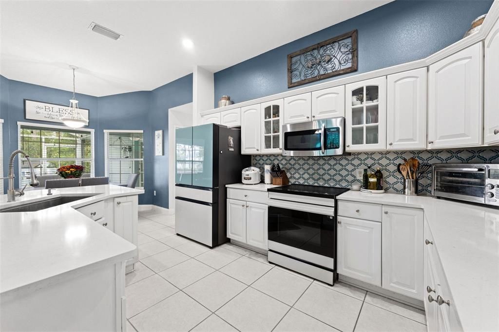 For Sale: $698,000 (4 beds, 2 baths, 2403 Square Feet)
