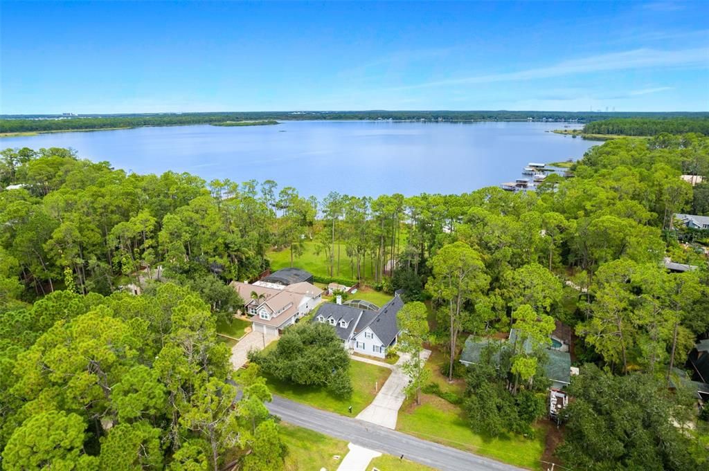 For Sale: $698,000 (4 beds, 2 baths, 2403 Square Feet)
