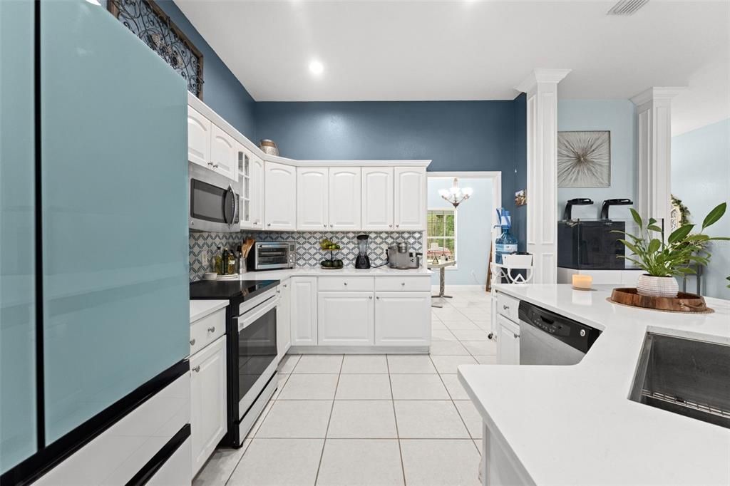 For Sale: $698,000 (4 beds, 2 baths, 2403 Square Feet)