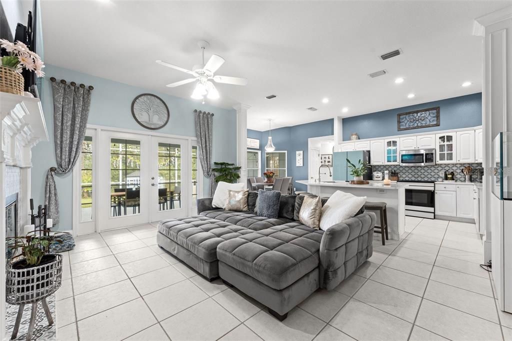 For Sale: $698,000 (4 beds, 2 baths, 2403 Square Feet)