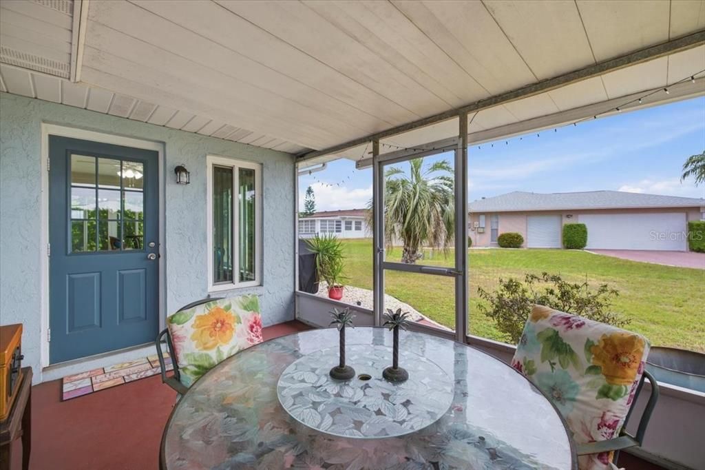 For Sale: $330,000 (2 beds, 2 baths, 1896 Square Feet)