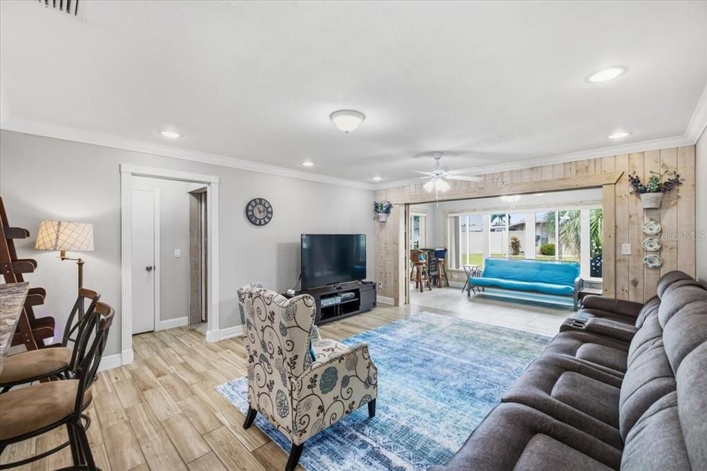 For Sale: $330,000 (2 beds, 2 baths, 1896 Square Feet)