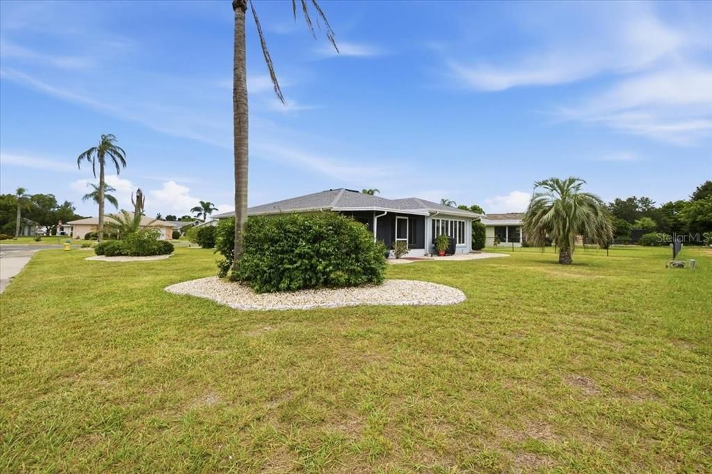 For Sale: $330,000 (2 beds, 2 baths, 1896 Square Feet)