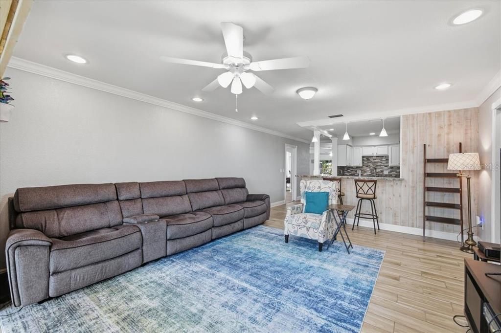 For Sale: $330,000 (2 beds, 2 baths, 1896 Square Feet)