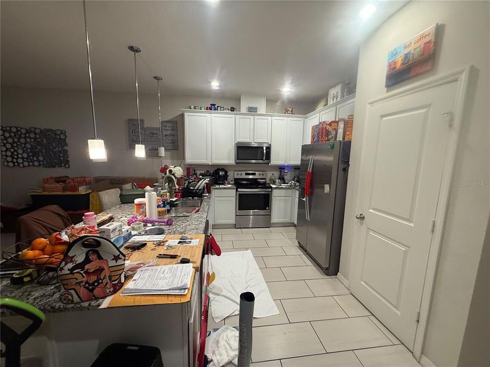 For Sale: $340,000 (4 beds, 4 baths, 1649 Square Feet)