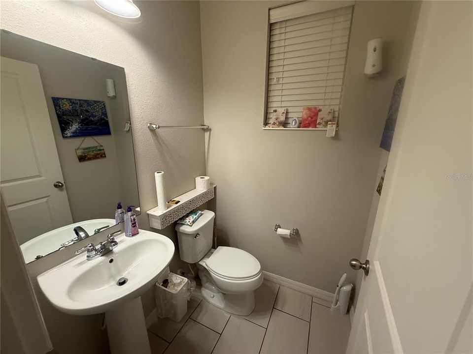 For Sale: $340,000 (4 beds, 4 baths, 1649 Square Feet)