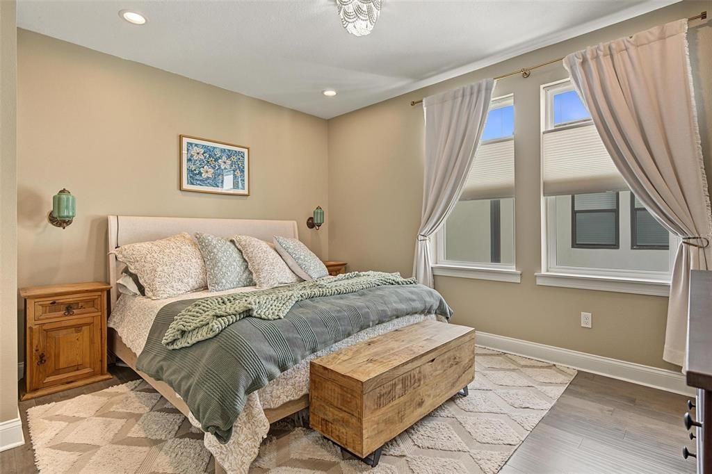 For Sale: $785,000 (3 beds, 3 baths, 2204 Square Feet)