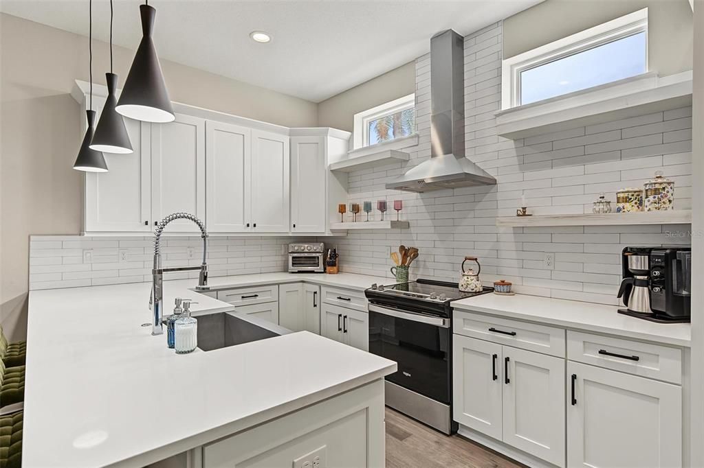 For Sale: $785,000 (3 beds, 3 baths, 2204 Square Feet)