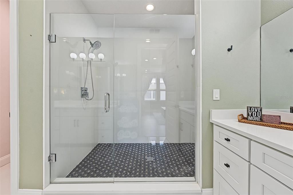 For Sale: $785,000 (3 beds, 3 baths, 2204 Square Feet)