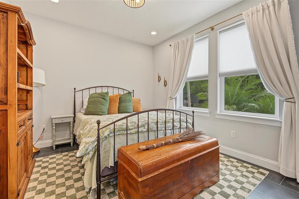 For Sale: $785,000 (3 beds, 3 baths, 2204 Square Feet)