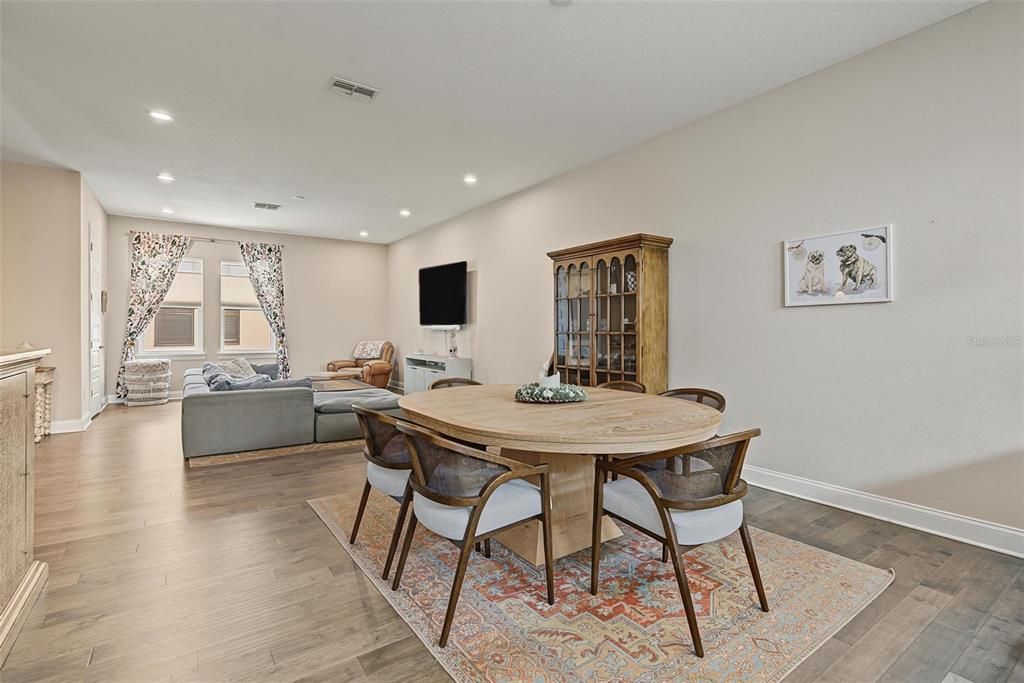 For Sale: $785,000 (3 beds, 3 baths, 2204 Square Feet)