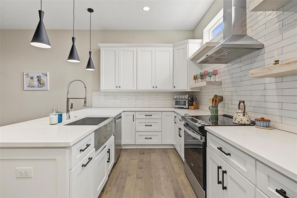 For Sale: $785,000 (3 beds, 3 baths, 2204 Square Feet)