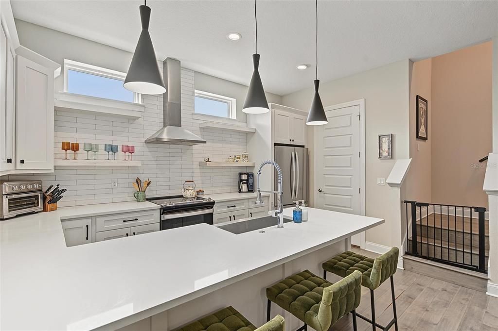 For Sale: $785,000 (3 beds, 3 baths, 2204 Square Feet)