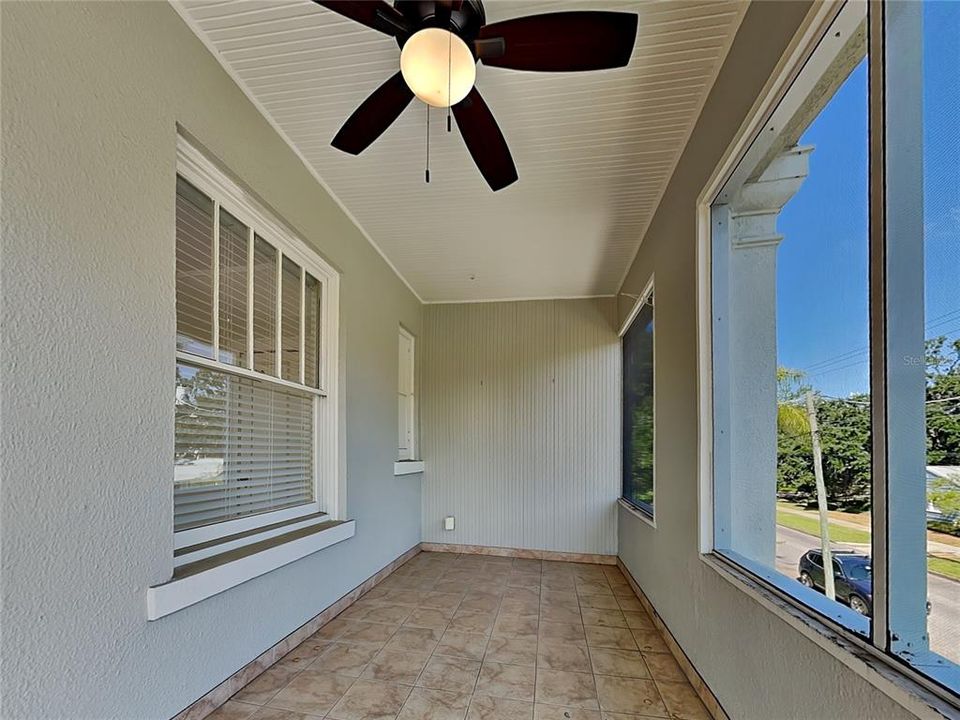 For Rent: $3,450 (1 beds, 1 baths, 1175 Square Feet)