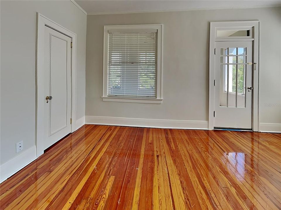 For Rent: $3,450 (1 beds, 1 baths, 1175 Square Feet)