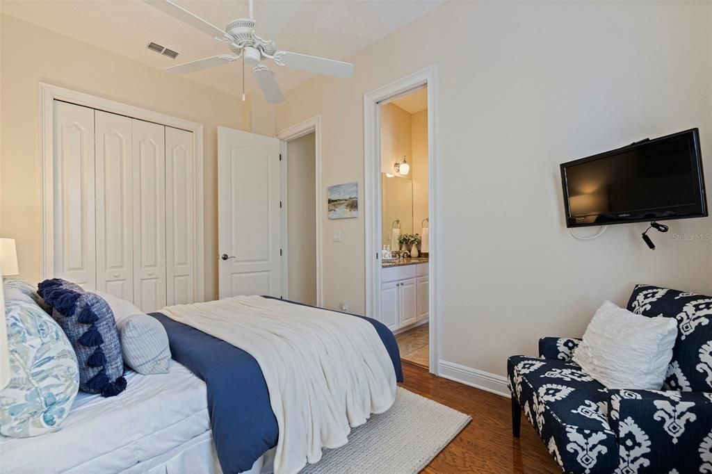 For Sale: $1,250,000 (4 beds, 3 baths, 2810 Square Feet)