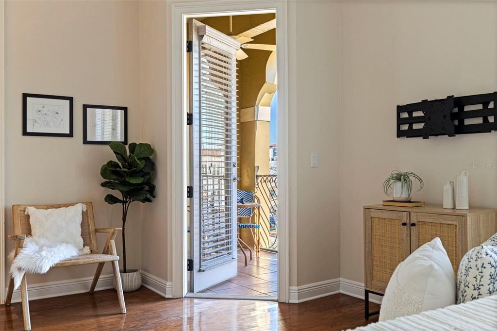 For Sale: $1,250,000 (4 beds, 3 baths, 2810 Square Feet)