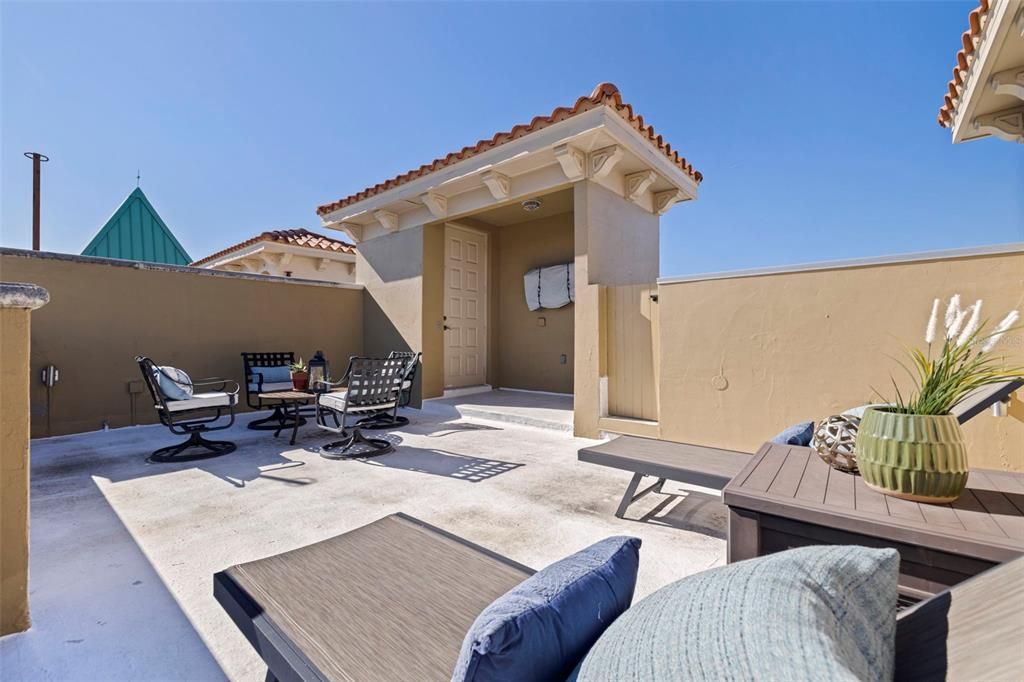 For Sale: $1,250,000 (4 beds, 3 baths, 2810 Square Feet)