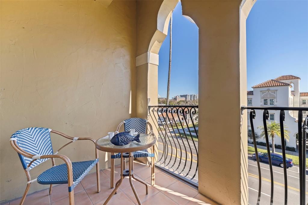 For Sale: $1,250,000 (4 beds, 3 baths, 2810 Square Feet)