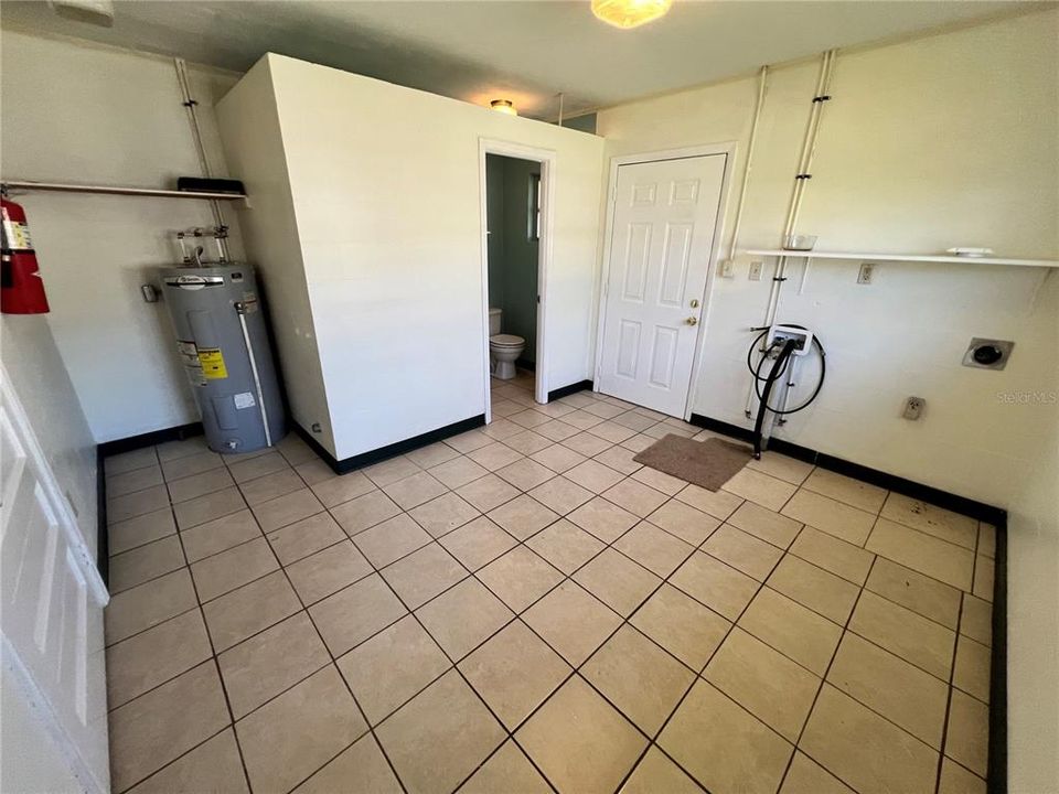 В аренду: $1,800 (2 спален, 3 ванн, 1649 Квадратных фут)