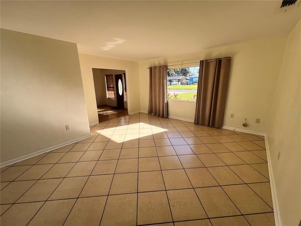 В аренду: $1,800 (2 спален, 3 ванн, 1649 Квадратных фут)