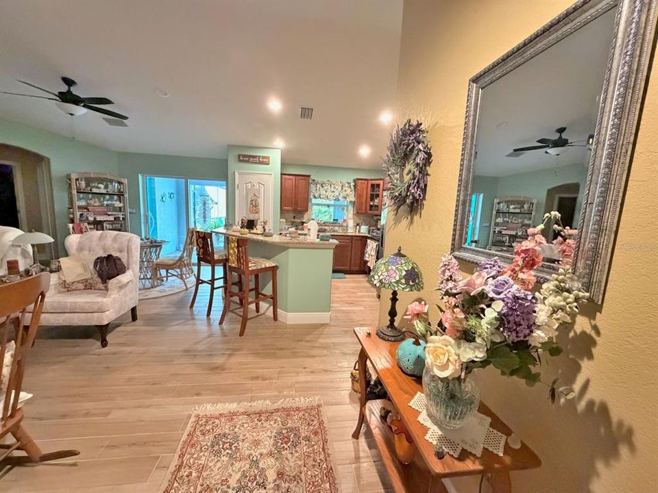 En Venta: $299,900 (3 camas, 2 baños, 1648 Pies cuadrados)