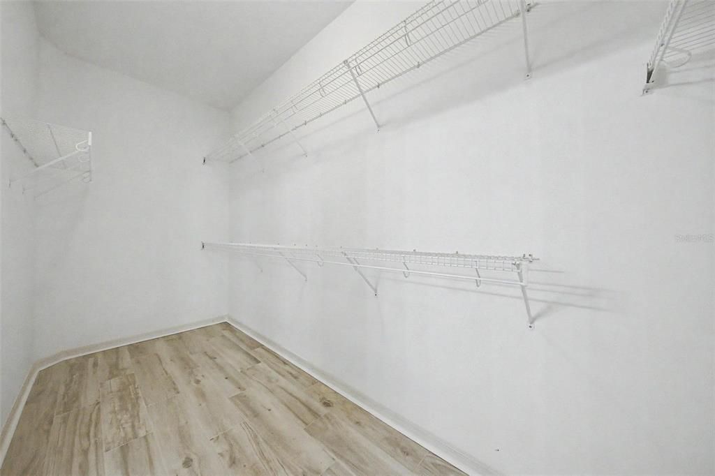 En Venta: $679,000 (4 camas, 3 baños, 2662 Pies cuadrados)