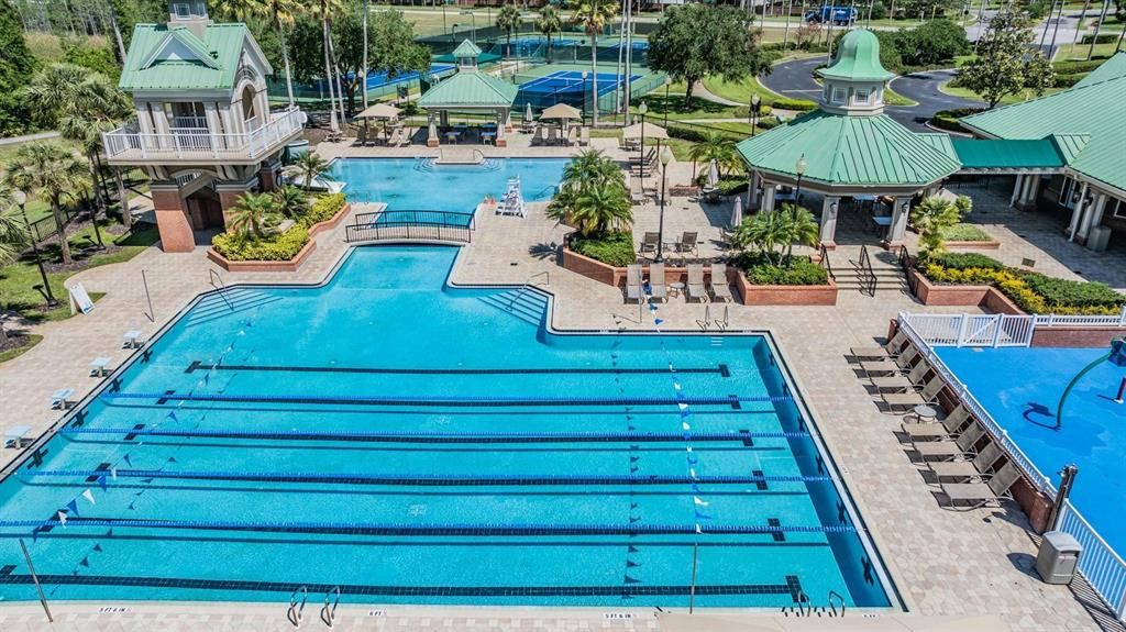 En Venta: $679,000 (4 camas, 3 baños, 2662 Pies cuadrados)