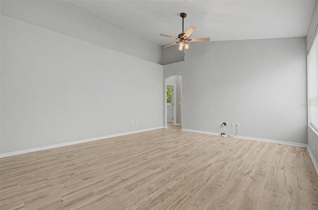 En Venta: $679,000 (4 camas, 3 baños, 2662 Pies cuadrados)