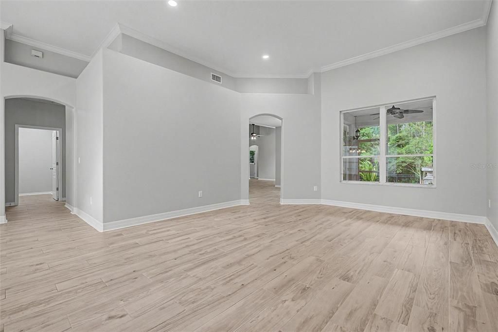 En Venta: $679,000 (4 camas, 3 baños, 2662 Pies cuadrados)
