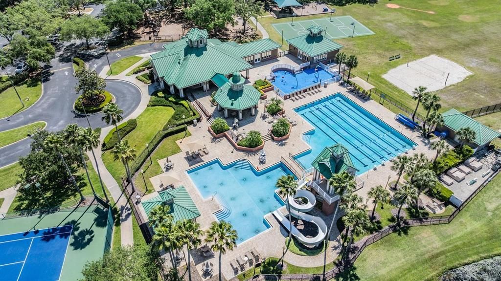 En Venta: $679,000 (4 camas, 3 baños, 2662 Pies cuadrados)