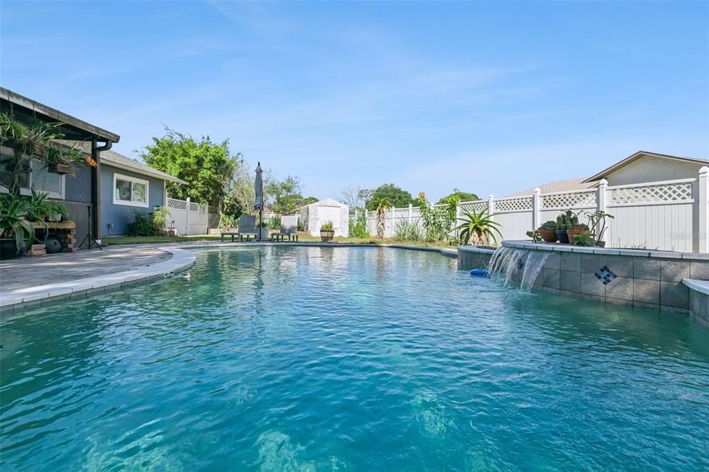 Active With Contract: $409,900 (4 beds, 2 baths, 1609 Square Feet)