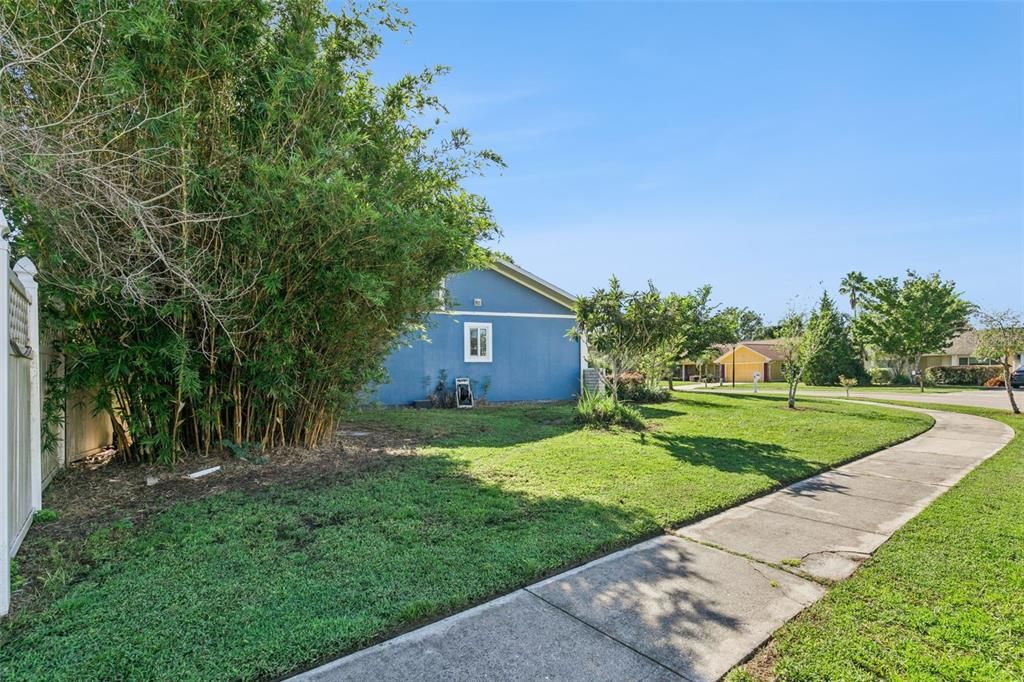 Active With Contract: $409,900 (4 beds, 2 baths, 1609 Square Feet)