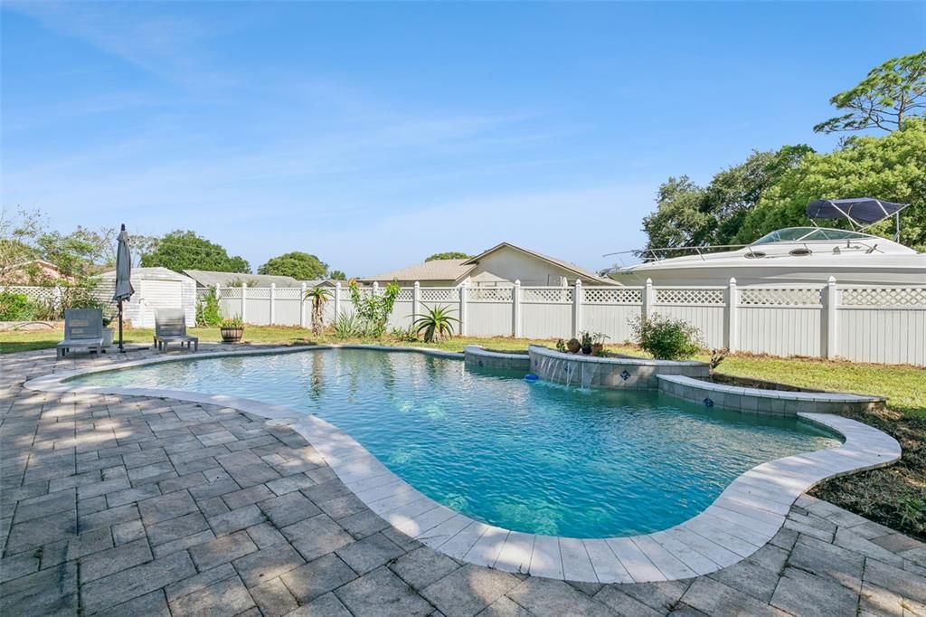 Active With Contract: $409,900 (4 beds, 2 baths, 1609 Square Feet)