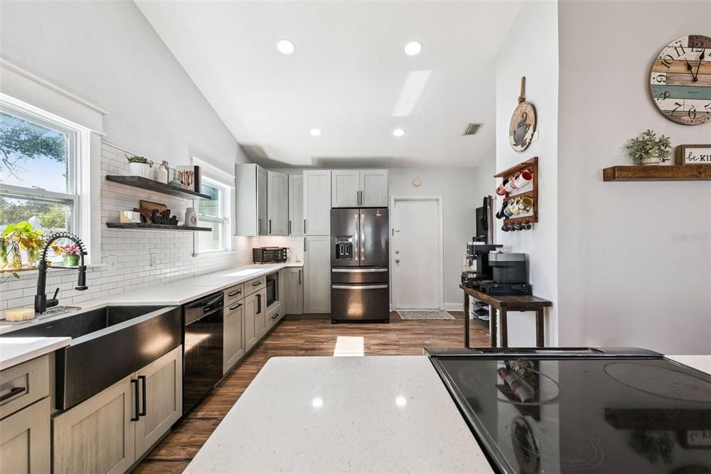 Active With Contract: $409,900 (4 beds, 2 baths, 1609 Square Feet)