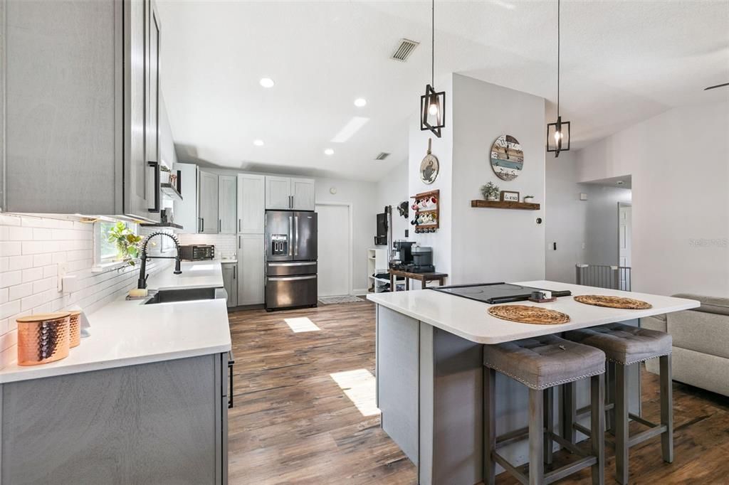 Active With Contract: $409,900 (4 beds, 2 baths, 1609 Square Feet)