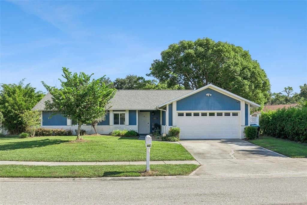Active With Contract: $409,900 (4 beds, 2 baths, 1609 Square Feet)