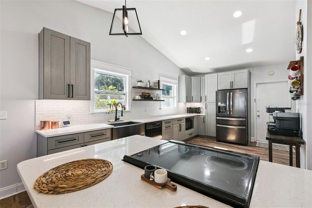 Active With Contract: $409,900 (4 beds, 2 baths, 1609 Square Feet)