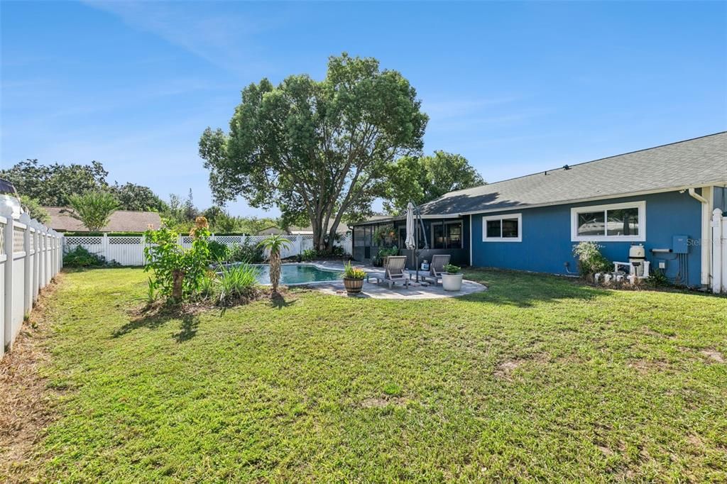 Active With Contract: $409,900 (4 beds, 2 baths, 1609 Square Feet)